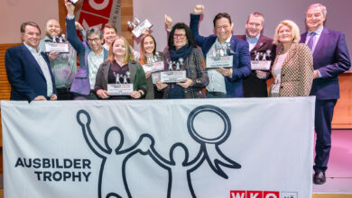 WKNÖ-Präsident Wolfgang Ecker, Stefan Nestelbacher (druck.at), Karl Postl (Baumit), Daniel Berger (Metagro), Sonja Grünstäudl (STAG), Denise Steinbauer (Kastner), Andrea Jandrisevits (Asia Resort), Christian Heiss (Heiss&Süß), Ewald Dangl (TEST-Fuchs), WKNÖ-Direktor-Stv. Alexandra Höfer und WKNÖ-Vizepräsident Christian Moser. Foto: Andreas Kraus