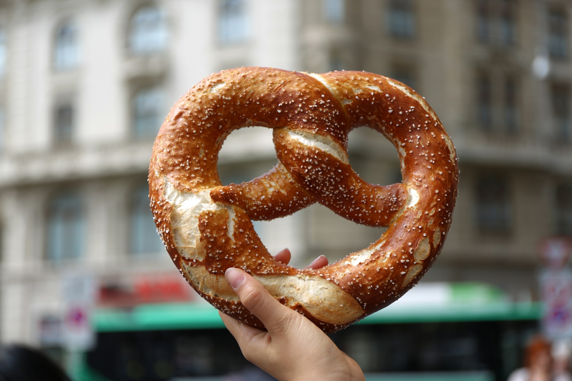 Backen & Kultur: Der „Bayerische Genussbotschafter“ soll Handwerkskunst, Regionalität und Nachhaltigkeit verbinden – ein Konzept, das auch für Österreichs Branche Impulse geben kann. © Unsplash / Pierre Gui