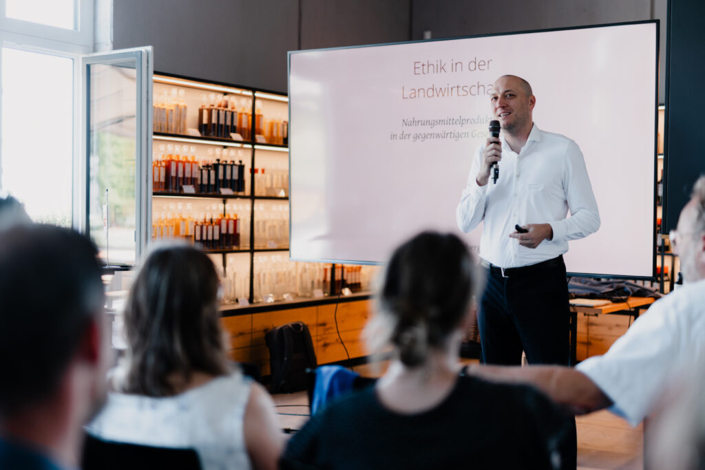 Dr. Christian Dürnberger (Vetmeduni Wien) über ethische Herausforderungen in der Lebensmittelproduktion.© AlexanderZillbauer