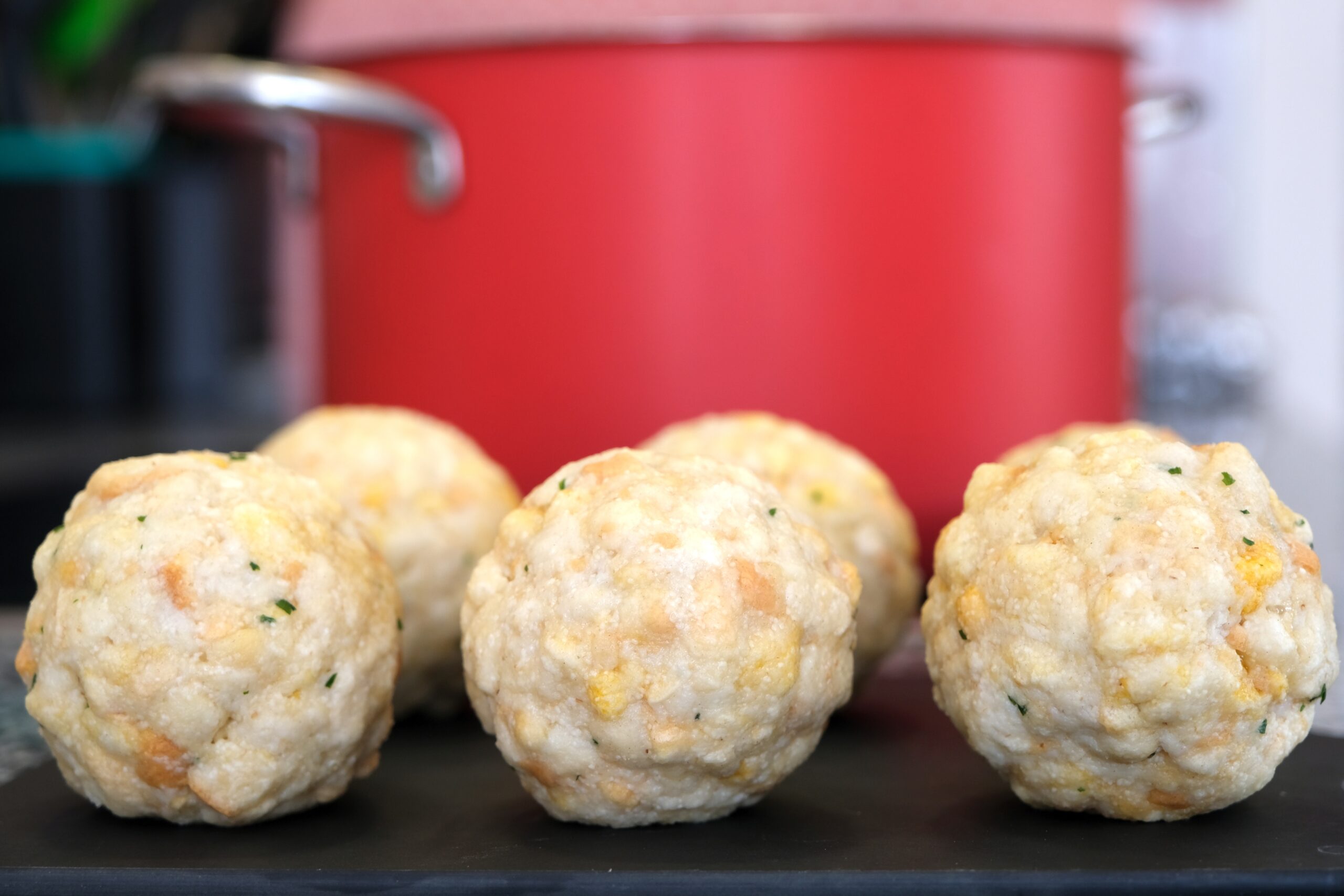 Knödel begleiten uns seit jeher als wertvolle, vielfältige und gesunde Nährstoffquelle, die sich in einer schier unglaublichen kulinarischen Vielfalt weltweit widerspiegelt. © Pixabay