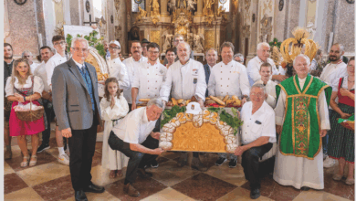Die niederösterreichischen Bäcker und Fleischer geben bei der Wallfahrt ein starkes Lebenszeichen als Produzenten der wichtigsten Grundnahrungsmittel, als traditionelle Handwerksbetriebe und als regionale Nahversorger. © Beigestellt