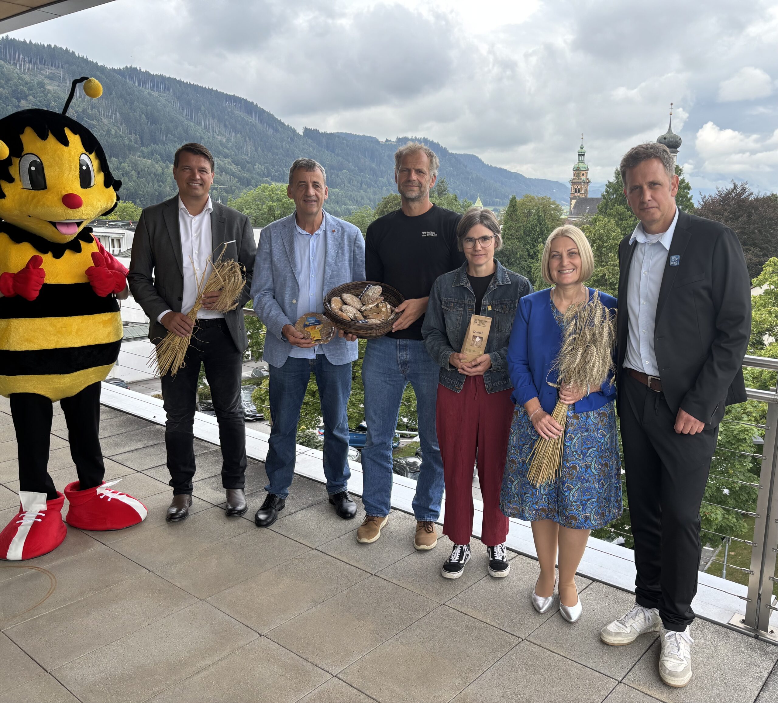 Große Vorfreude bei den Organisatoren und Partnern des Bio-Bergbauernfestes in Hall in Tirol (v.l.n.r.): Ingo Panknin, Christoph Sailer, Georg Piegger, Christina Ritter, Veronika Brand und Björn Rasmus. © BIO vom BERG