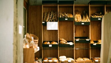 Höhere Back-, Kühl- und Verkaufsraumkosten in Bäckereien, Konditoreien und Cafés sorgen, neben den gestiegenen Rohstoffpreisen, für einen starken Kostendruck. © Unsplash / Finnn