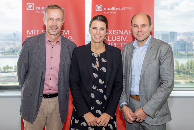 v.l. Univ. Prof. Thilo Hofmann, Department für Umweltgeowissenschaften, Universität Wien; Charlotte Neumair, Teamlead Circularity, Circular Analytics TK GmbH; Wolfgang Leger-Hillebrand, Leitung Branchenmanagement Lebensmittelsicherheit, Quality Austria Certification © Anna Rauchenberger