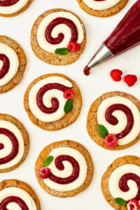 Schlanke Dawn Cookies mit Fruchtfüllung © Newhouse Photography