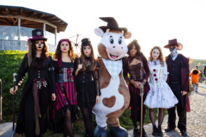 Süßes Gruseln und ein buntes Programm im Erlebnispark beim Eis-Greissler in der Buckligen Welt. © Eis-Greissler