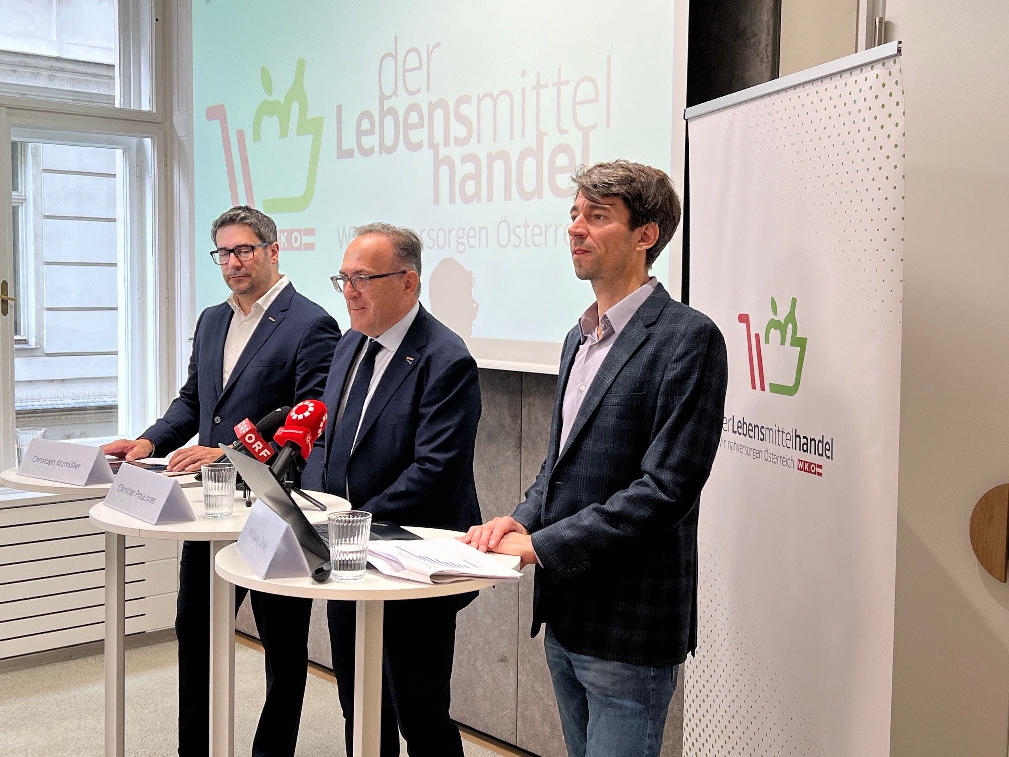 GF Dipl. TA Mag. Christoph Atzmüller (WKO), KR Christian Prauchner (Fachverbandsobmann Lebensmittelhandel und Spar-Kaufmann), MMag. Dr. Wolfgang Ziniel (KMU Forschung Austria) Bild: WKO