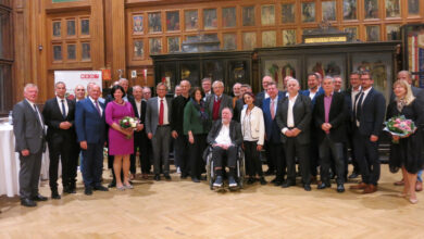 Gruppenfoto der Mitgliederehrung in der Wirtschaftskammer. © Beigestellt