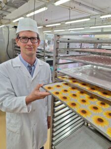 Kein Zukauf bei Michael Stuller: Auch Marzipandekore fertigt man selbst. © Roland Graf