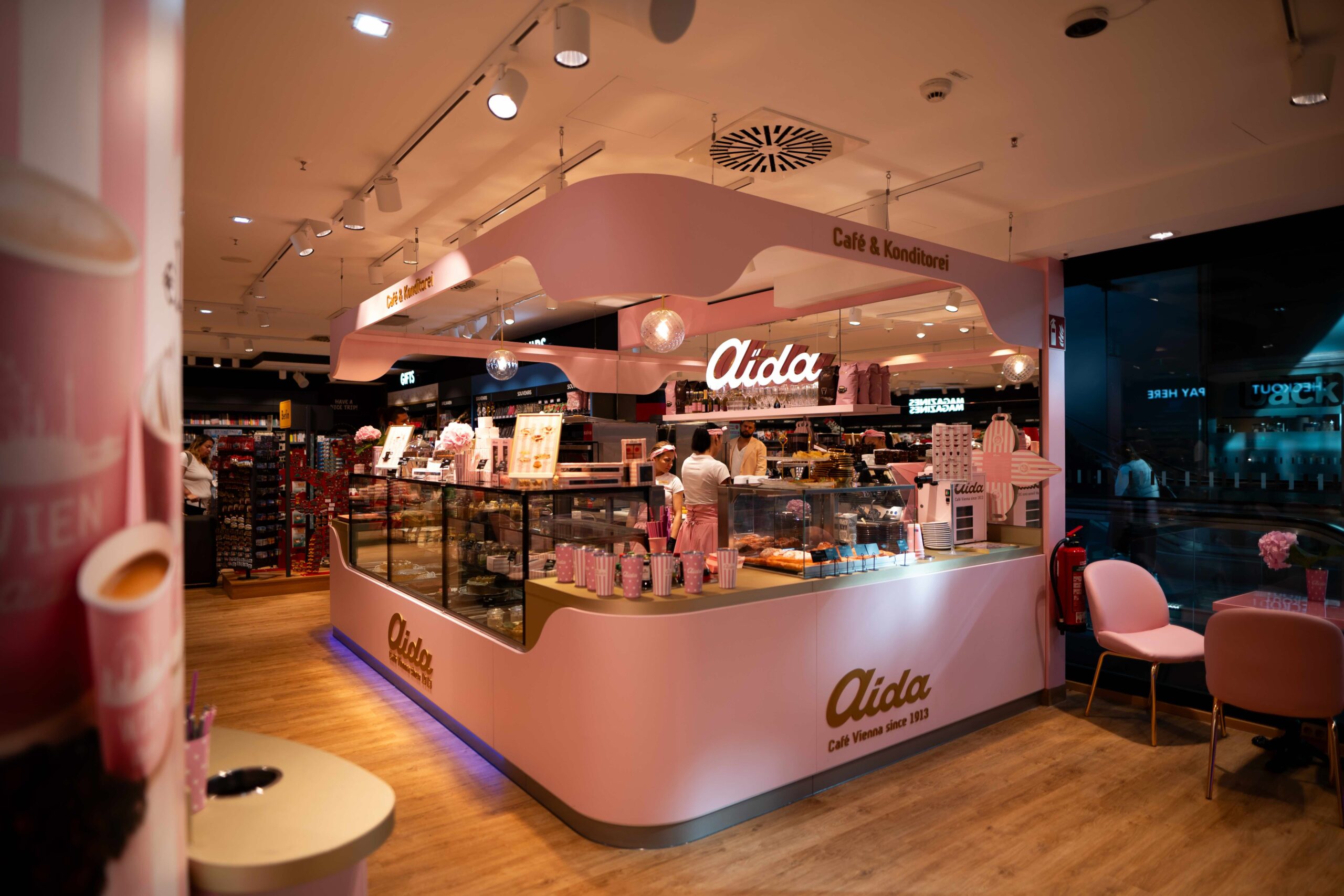 AÏDA-Café am Berliner Hauptbahnhof mit dem Franchisepartner Lagardère Travel Retail. © Lagardère Travel Retail