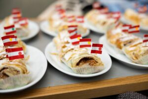 Fünf Apfel-Sorten, fünf Geschmäcker: Apfelstrudel-Verkostung im Café Landtmann. © Stefan Joham