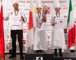 Alles Sieger: Aya Okada (Gold), Milena Russo (Silber) und Simon Loutid (Bronze). © FIPGC