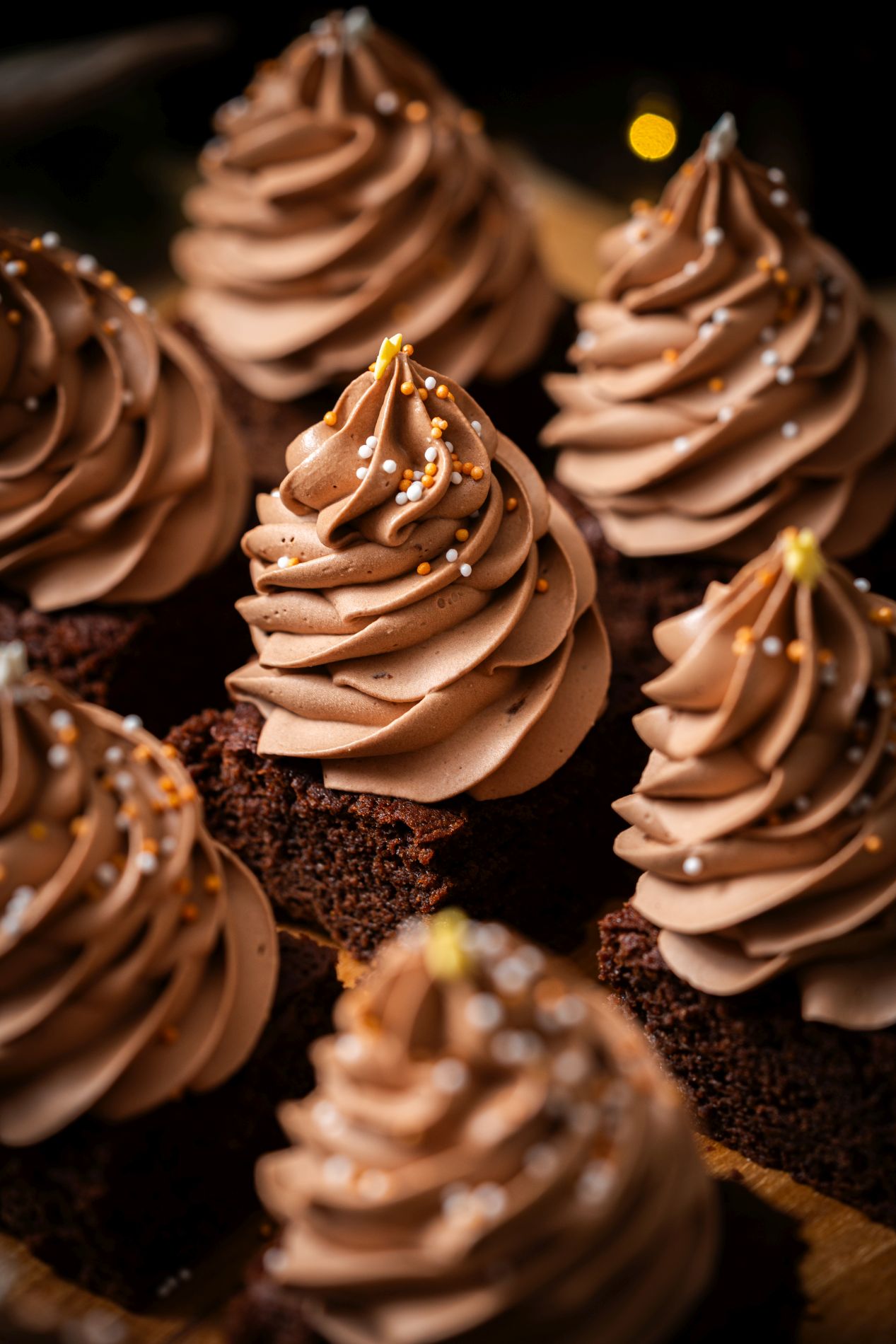 Fini’s Feinstes Weihnachtliche Brownie-Cupcakes