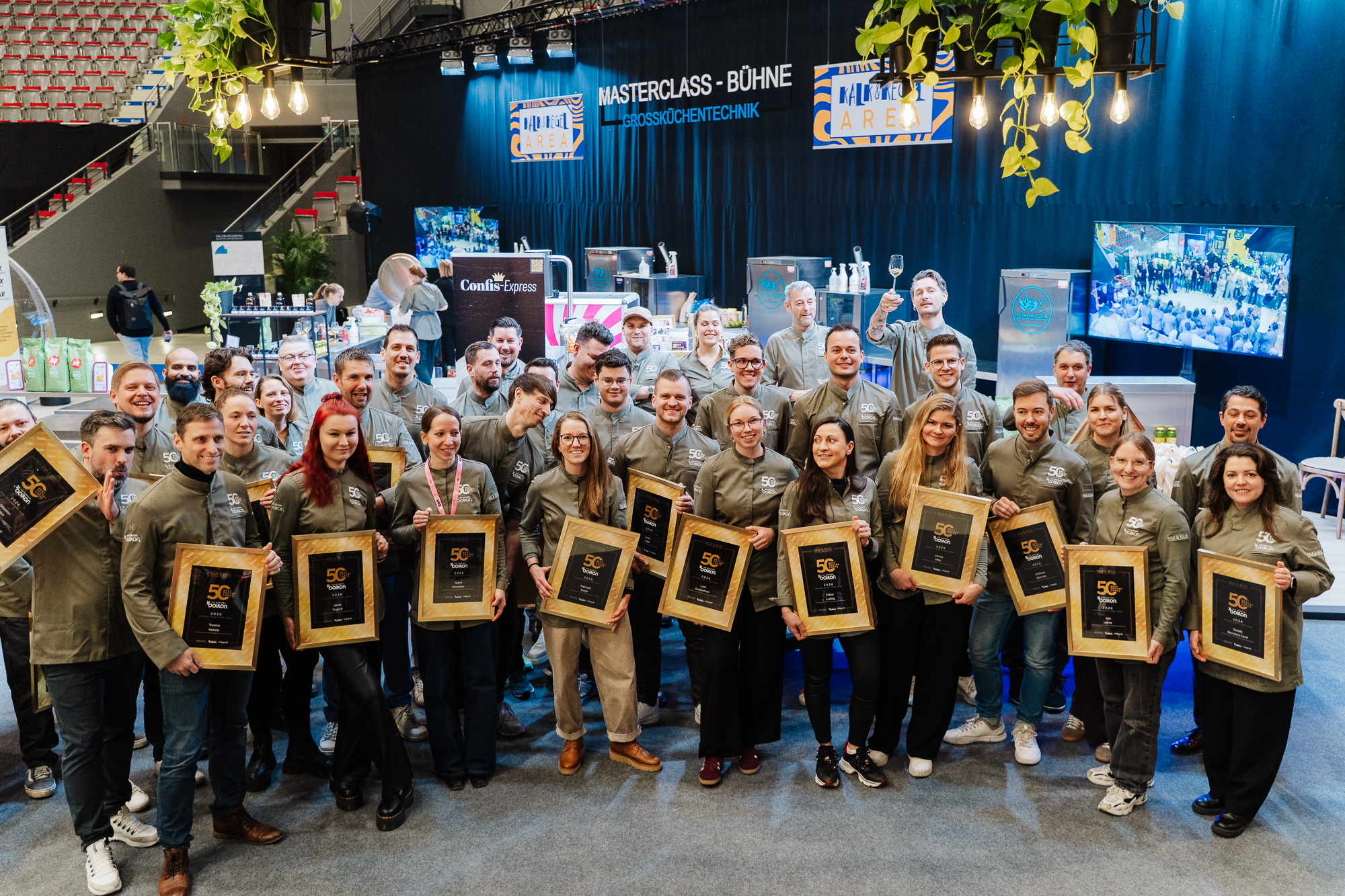 In Salzburg wurden erstmals die 50 besten Patssièren und Patissiers aus Deutschland, Österreich, Schweiz und Südtirol ausgezeichnet.© Phil Lihotzky