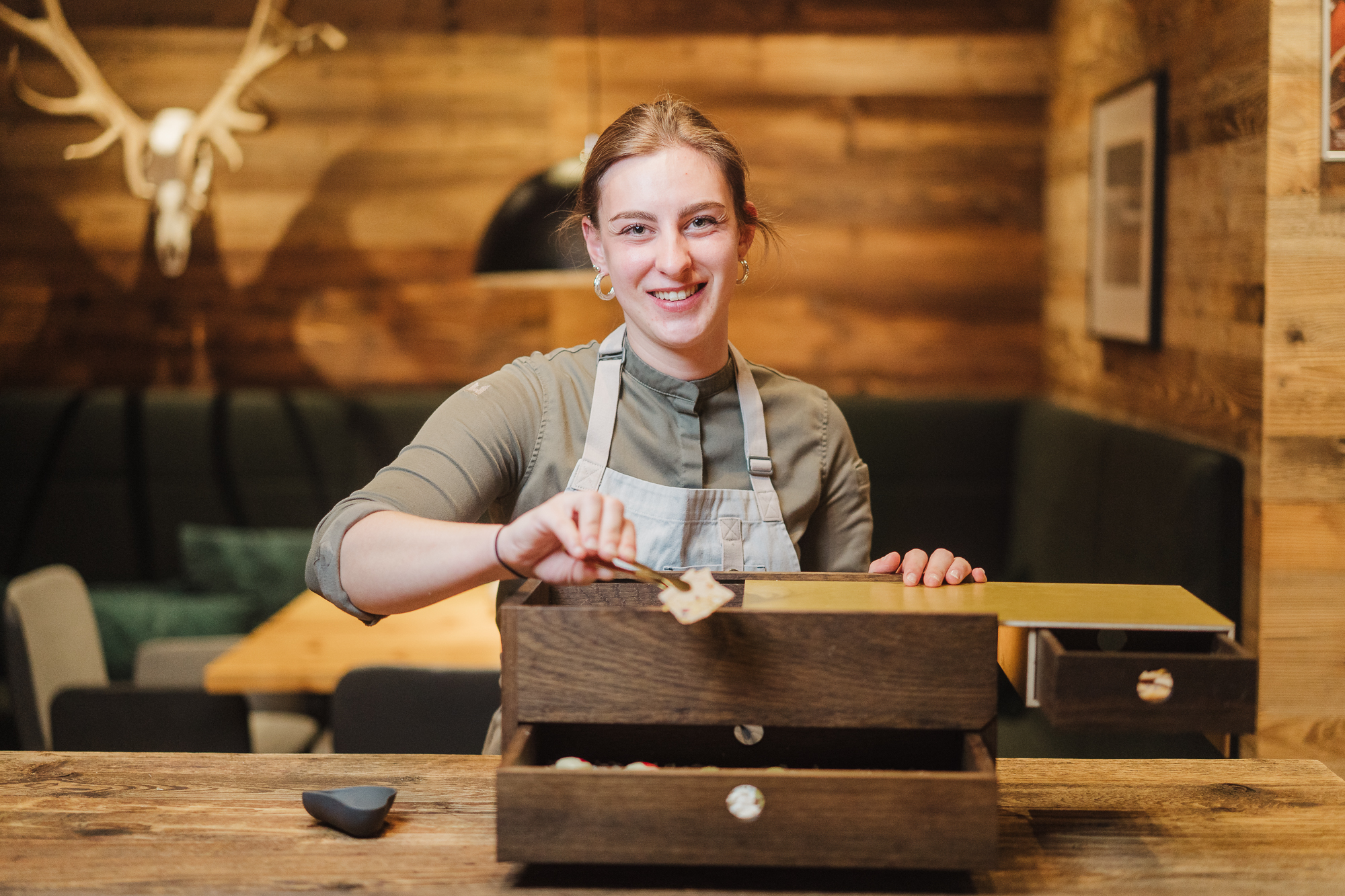 Tirolerin Julia Knoll wurde kürzlich zur „Gault&Millau Patissière des Jahres 2026“ gekürt. © Phil Lihotzky