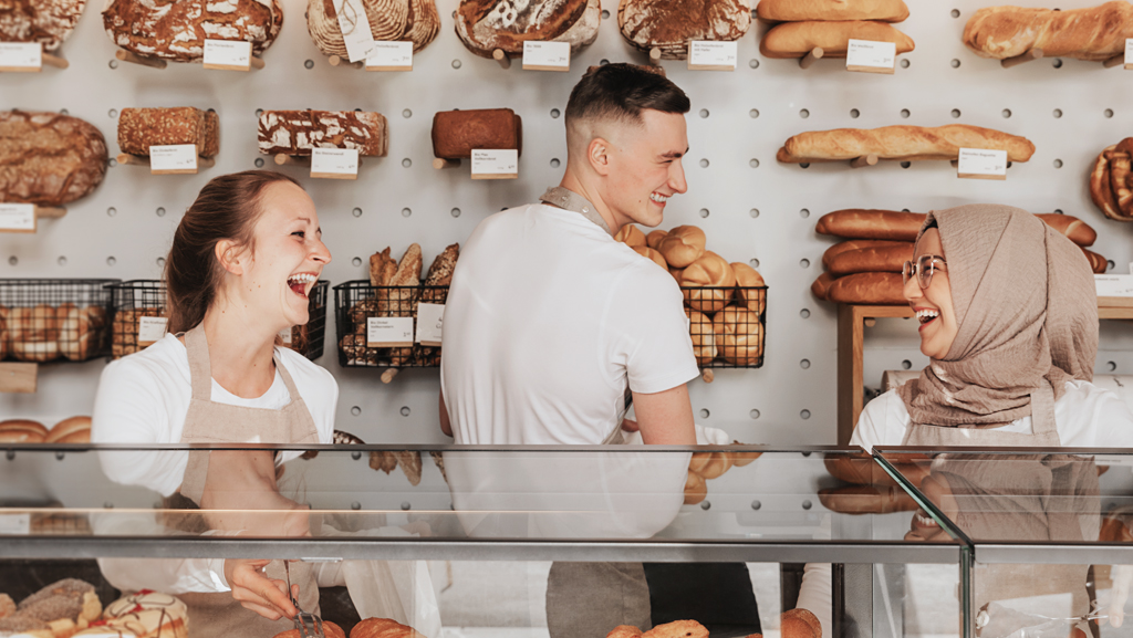 In der neuen Sorger-Filale im Marktraum am Wiener Naschmarkt gibt es steirisches Brot & Gebäck und Kaffee und Co. © Sorger