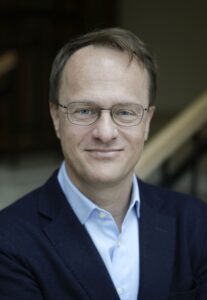 Genetiker Markus Hengstschläger: „Talent ist ein Zusammenspiel aus Anlage und Umfeld. Begabungen entfalteten sich nur, wenn man sie erkennt und gezielt fördert.” © Anna Mayerhofer