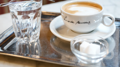 Eine klassische Melange in dem berühmten Café Hawelka. © Österreich Werbung / Harald Eisenberger