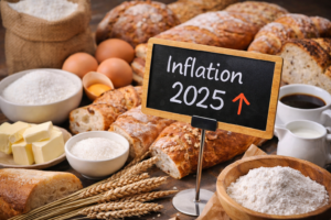 Rohstoffe wie Mehl, Zucker, Eier und Milchprodukte sowie energieintensive Produktionsprozesse stehen 2025 erneut unter Kostendruck. Laut Statistik Austria stiegen die Preise für Nahrungsmittel und alkoholfreie Getränke um 3,7 Prozent, während Energiepreise einen zusätzlichen Belastungsfaktor für Bäcker- und Konditorbetriebe darstellen. Credit: © OpenAI / DALL·E (Symbolbild)