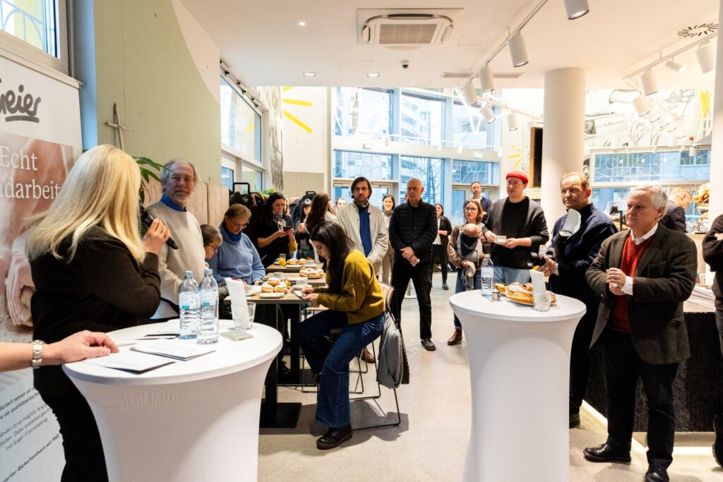 Das Kennenlernfrühstück bot reichlich Gelegenheit für Gespräche, Vernetzung und persönlichen Austausch. © Beigestellt