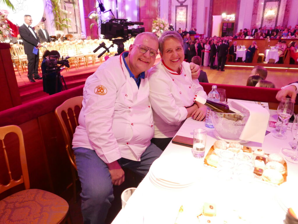 Nach den intensiven Vor- und Aufbauarbeiten lief alles wie am Schnürchen, sodass Ballobmann Christoph Fürnkranz die Eröffnung genießen konnte. © Ripix