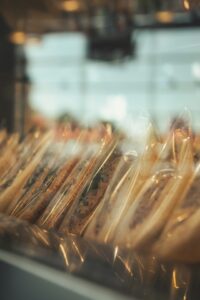 Ein gutes Tramezzino wird täglich frisch gemacht und luftdicht verpackt angeboten. © Unsplash / Francesco la Corte