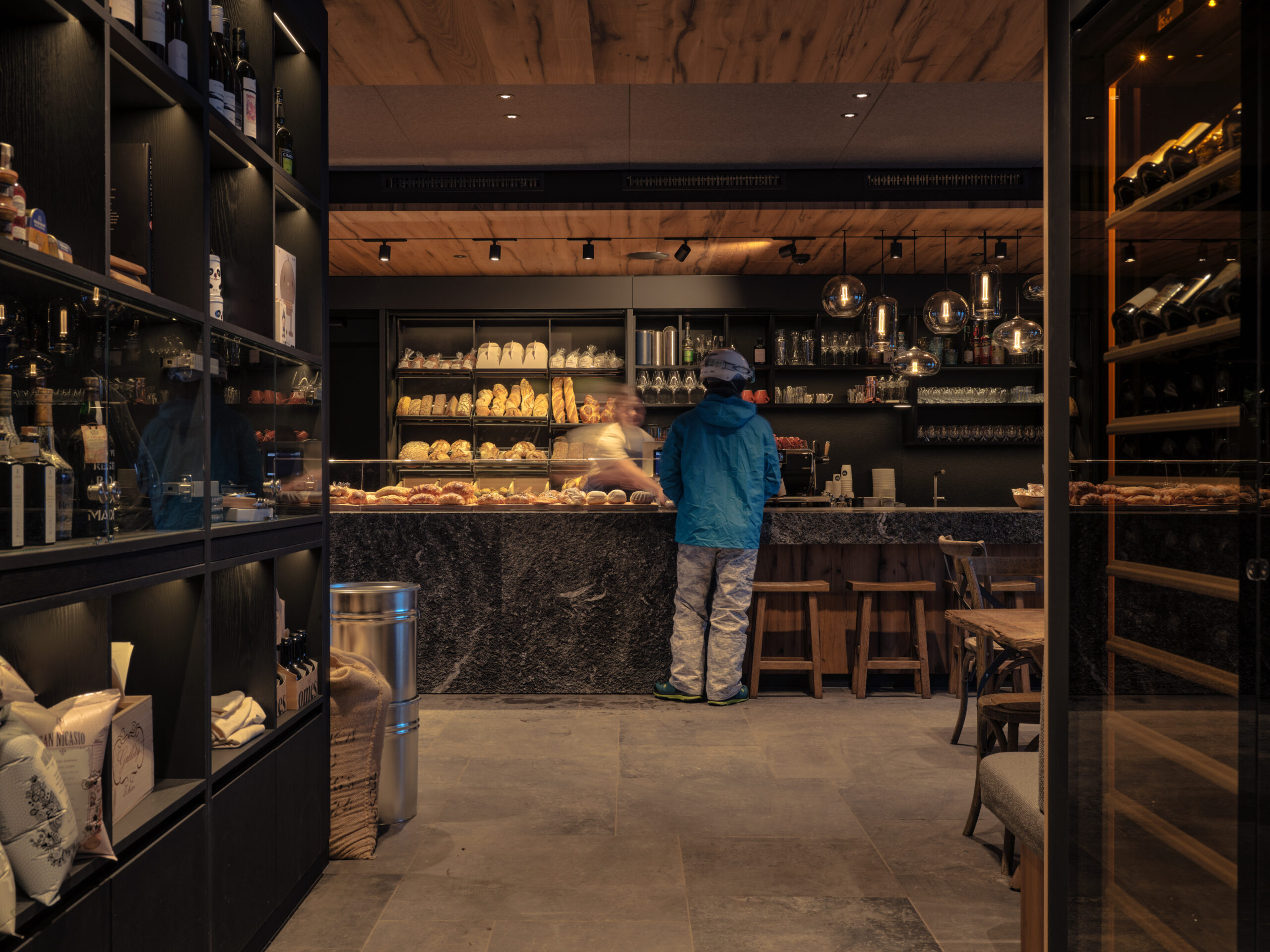 Lech: Bäckerei-Café wird abends zur Weinbar – Konzept geht auf