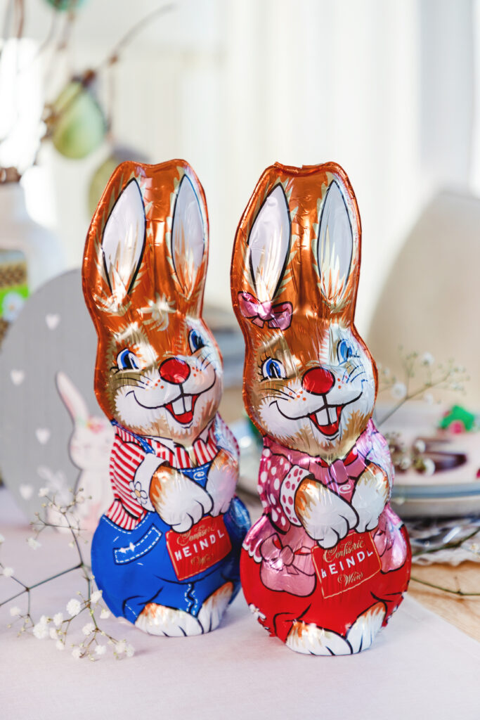 Fast schon Kult: Retro-Hasen Jimmy & Kimy von Heindl. © Confiserie Heindl