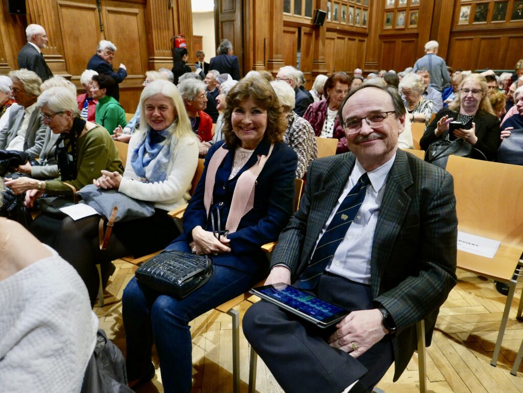 Unter den zahlreichen Gästen: Dr. Kurt Schebesta verfolgte das Konzert aufmerksam und sorgte im Hintergrund einmal mehr für den guten Ton. © Hilde Resch