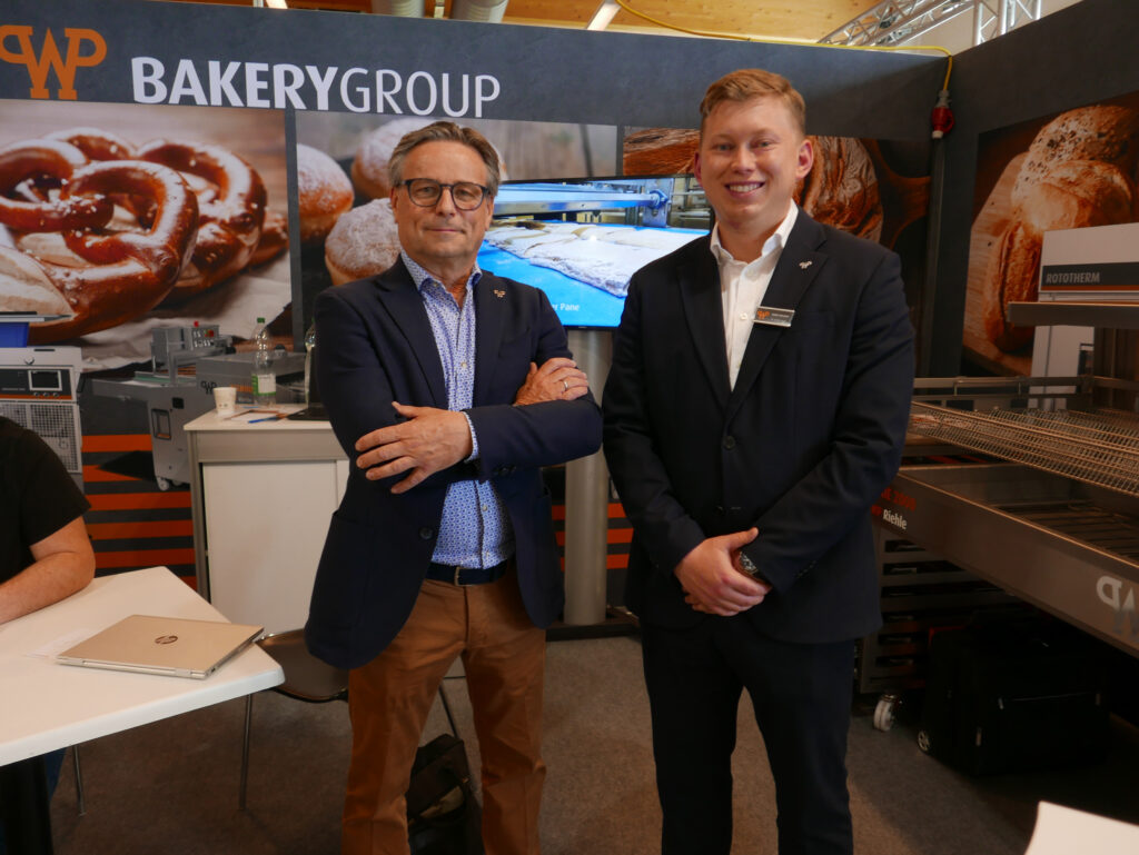 Josef Pernkopf, Verkaufsleiter für Österreich (li.), und Henrik Paulussen, International Sales Manager, standen für alle Fragen rund um die WP Bakerygroup zur Verfügung und freuten sich über regen Besuch. © Beigestellt