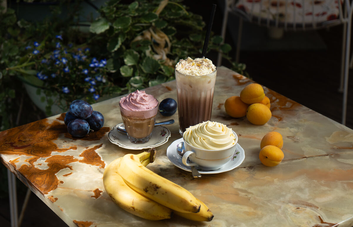 Gute Idee: Vollpension serviert Kaffee mit Mehlspeisen-Hauberl