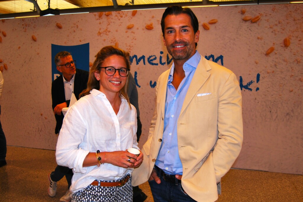 Marie-Christine Mantler, GF der Mantler Mühle, und STAMAG-Vertriebsleiter Eduard Langer zählten zu den zahlreichen Besuchern des Erntegesprächs.© Hilde Resch