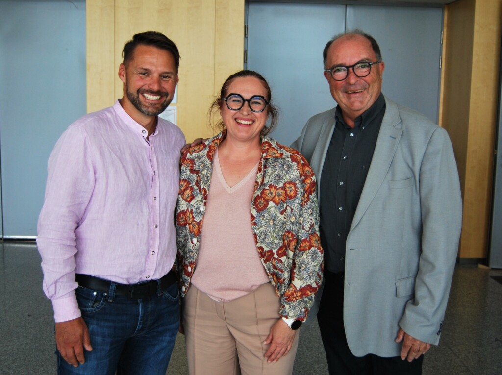 Auch der ehemalige VdB-Österreich-Obmann Michael Bruckner (r.) ließ sich die informativen Vorträge nicht entgehen. Im Bild mit Christian Ruetz und Christina Moser-Wachtveitl. © Hilde Resch