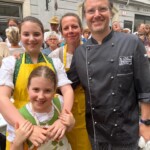Manuela und Thomas Hagmann mit ihren Töchtern Franziska und Antonia (vorne) bei „Alles Marille“. © Jürgen Uebl