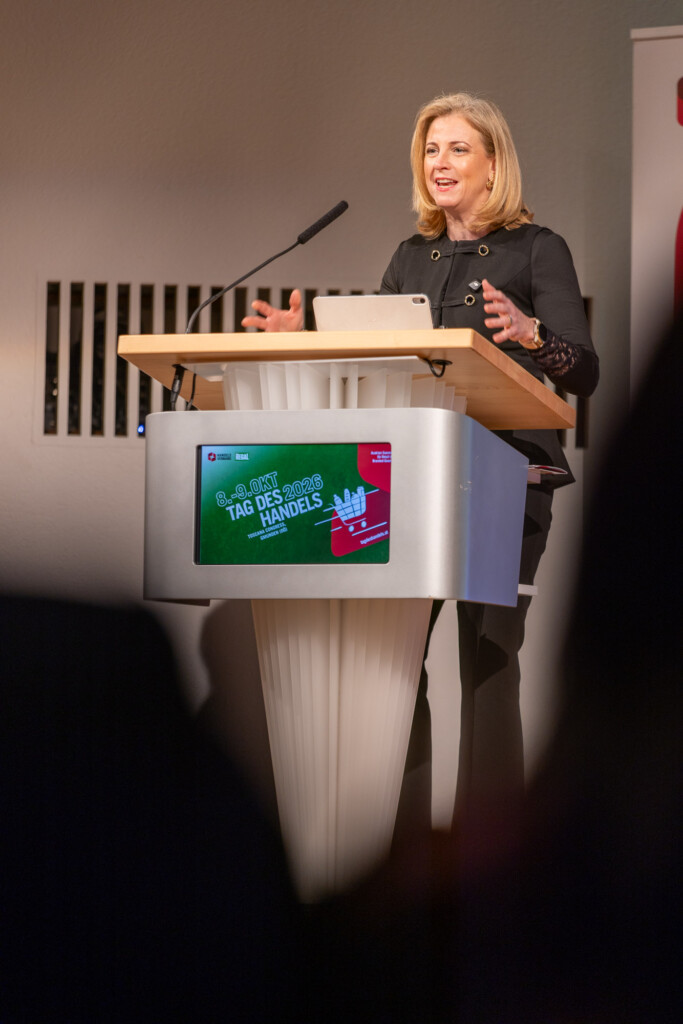Faire Lebensmittelpreise, einkaufende KI-Agenten und Europas Platz in einer unruhigen Welt. Beim wichtigsten Handelskongress des Landes mit Meinl-Reisinger wurden die großen Zukunftsfragen diskutiert. © Afra Hammerle-Loidl