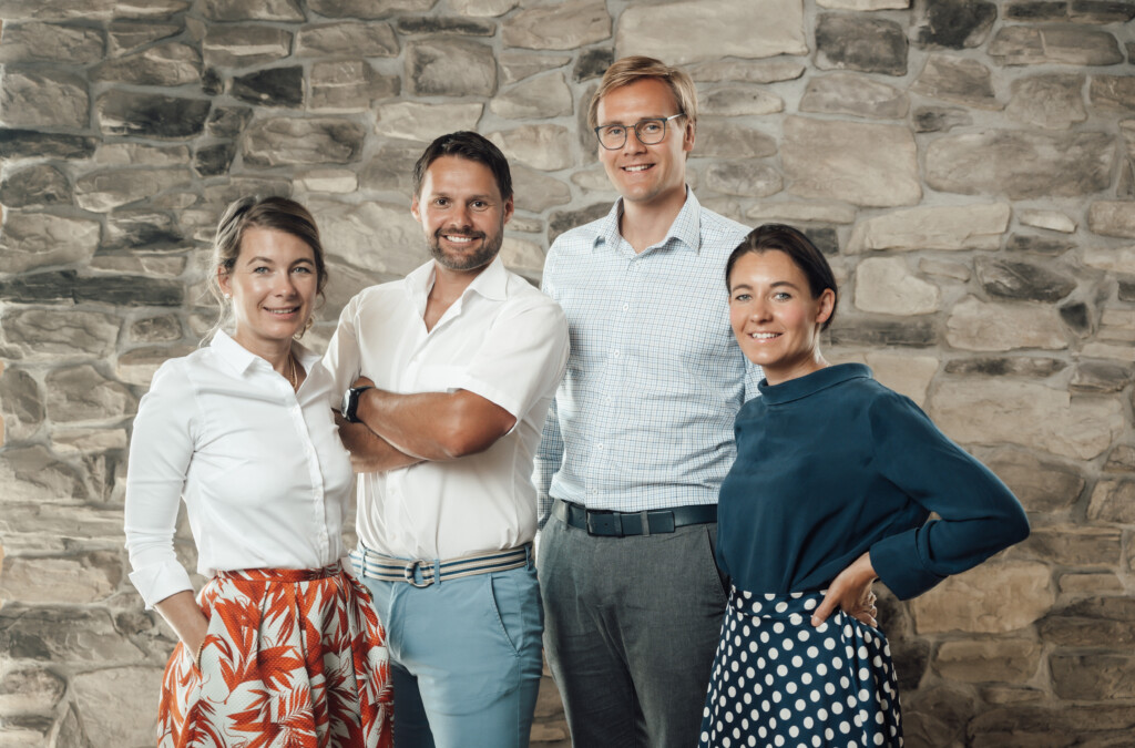Die fünfte Generation am Ruder: Christian und Benedikt Ruetz führen den Familienbetrieb gemeinsam mit ihren Cousinen Simone und Martina Fagschlunger. © Franz Oss
