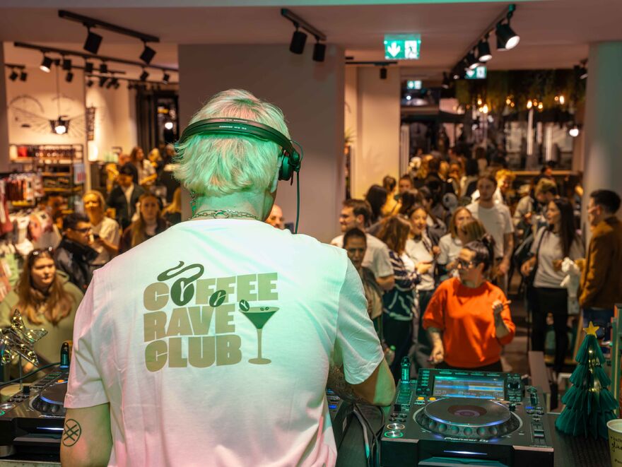 Für die Jungen: Tchibo-Rave mit DJ. © Tchibo